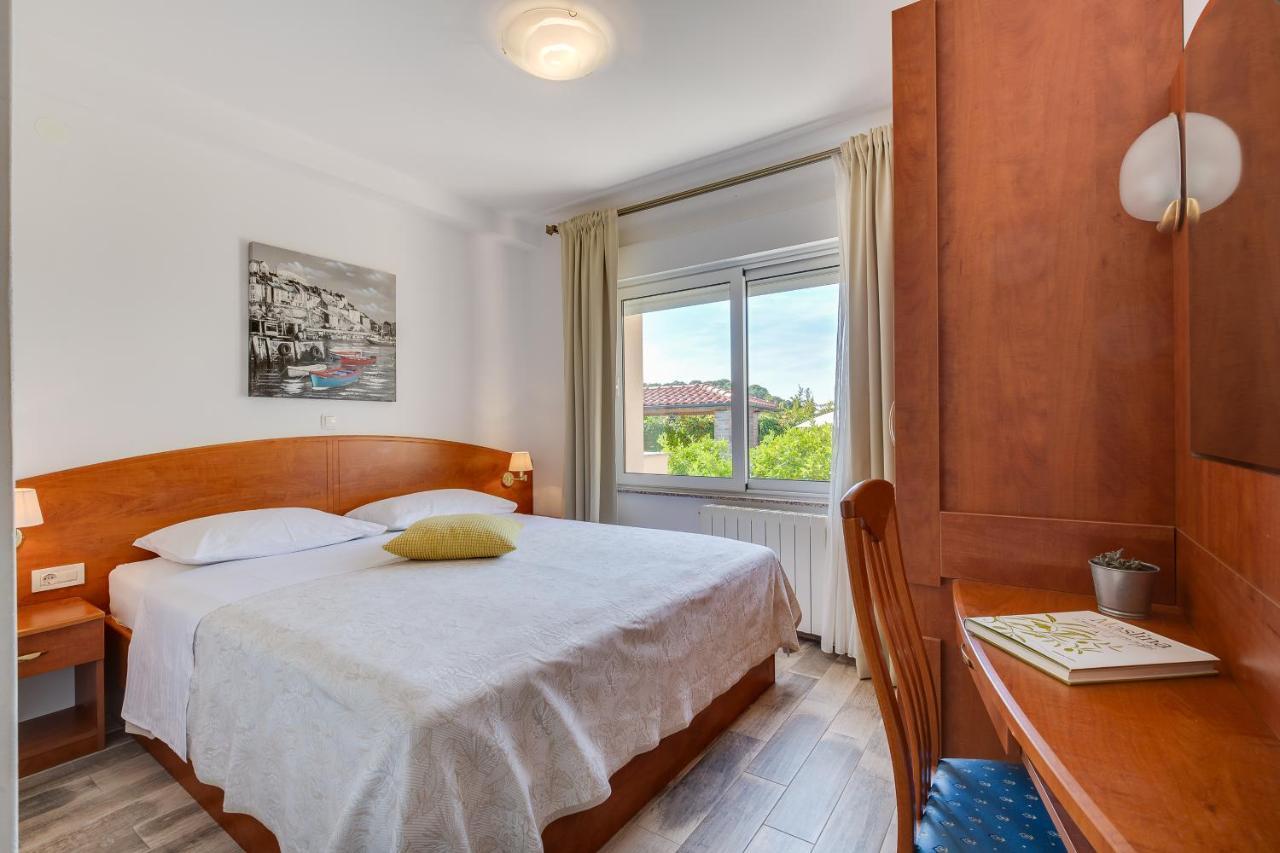 Juric Apartments-Rab Palit Eksteriør bilde
