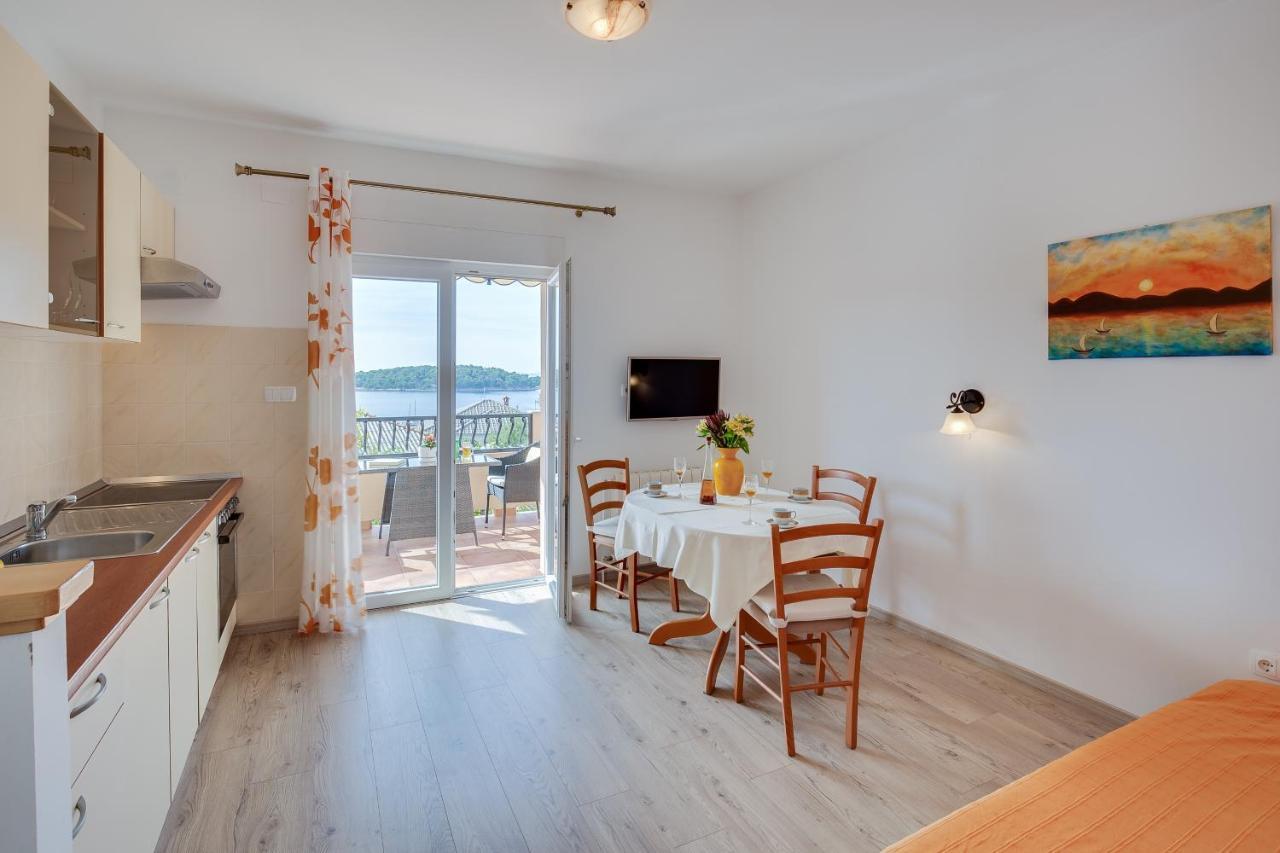Juric Apartments-Rab Palit Eksteriør bilde