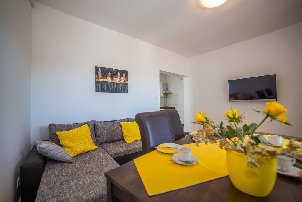 Juric Apartments-Rab Palit Eksteriør bilde